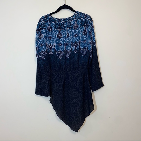 BCBG Maxazria Eugenie High Low Hem Scroll Print Georgette Blouse Size Medium - Picture 7 of 8